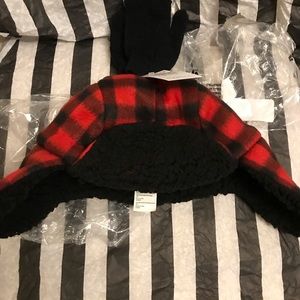 Capelli hat and mitten set